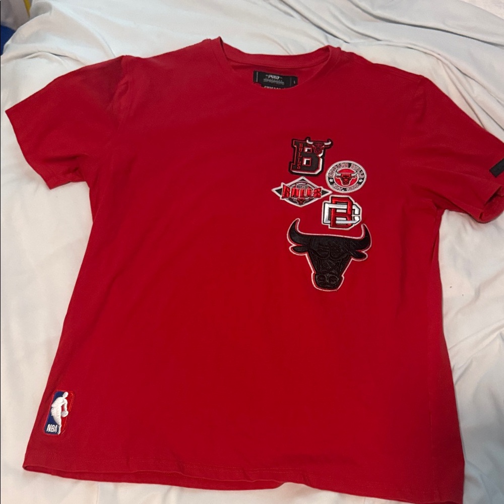 Red NBA Team Logo Men's Short Sleeve Tee Large Chicago Bulls